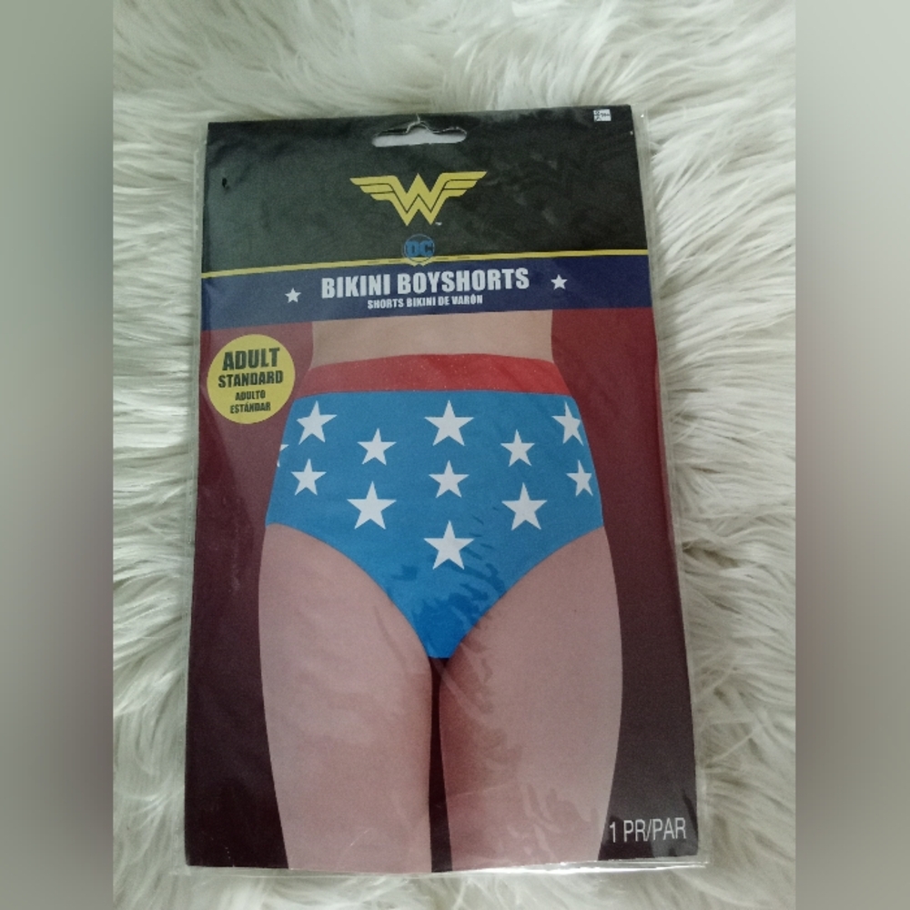 Wonder woman bikini boyshorts